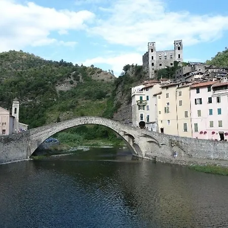 Casa Rossa In Arcobaleno * 임페리아