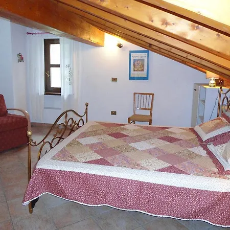 Casa Rossa In Arcobaleno